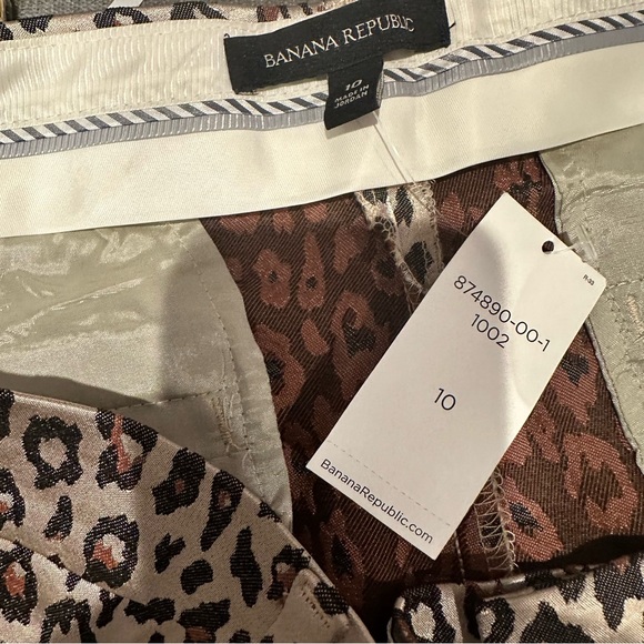 NWT Banana Republic Silky Animal-Print Ankle Pant. 6 - Picture 9 of 10